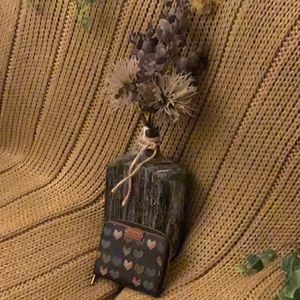 Fossil mini wallet. Great condition.